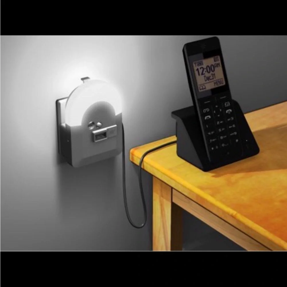Phone Jack powered emergency light and charger